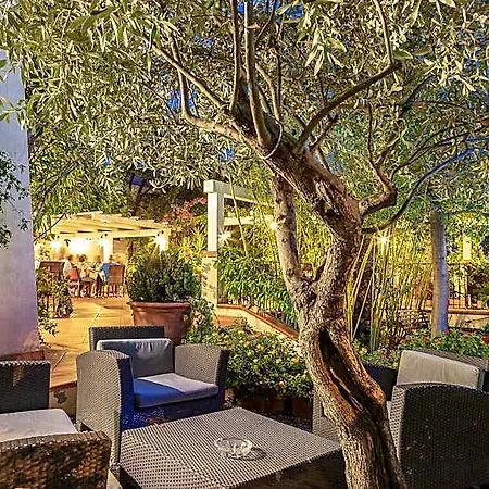 Santa Maria Hotel 3*